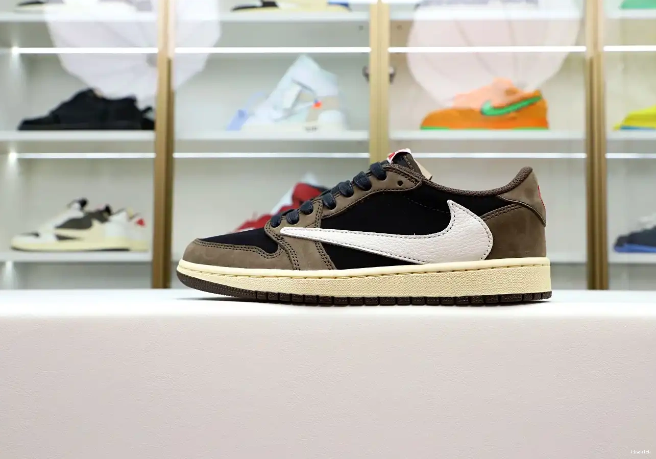 x Jordan Jordan 1mLow Scott SP OG Air TS Travis 0702